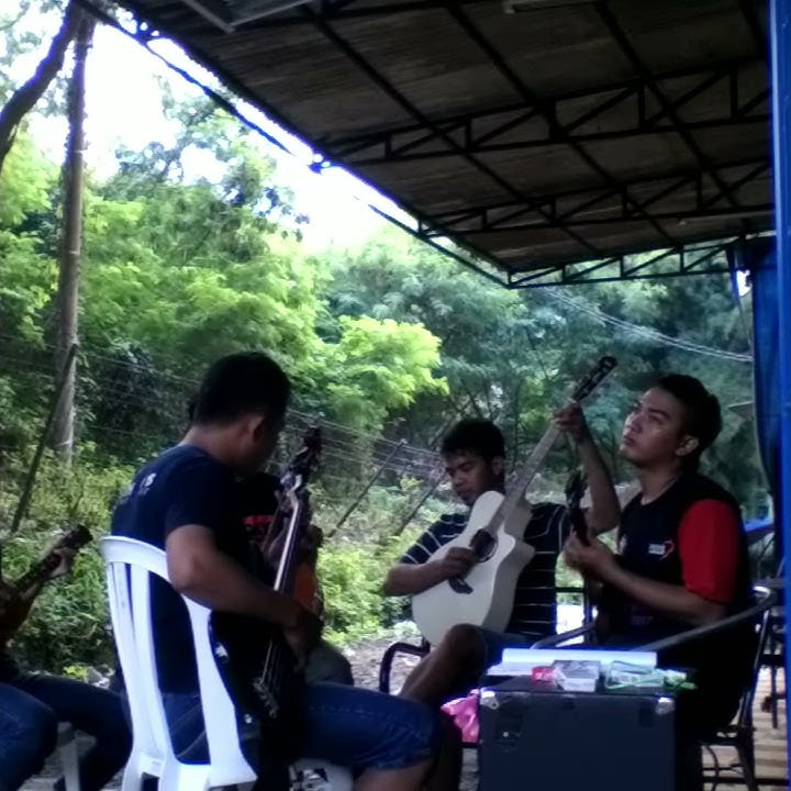 Kaulah segalanya intro keroncong
