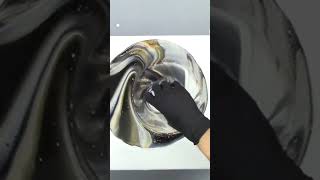 Spectacular Silver and Gold Floating Cup Fluid Art
