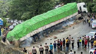 Download Lagu Super Long Truck Drama on the World's Extreme Roads MP3