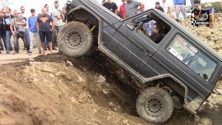 Mercedes GD300 4x4 Off-Road Skills [Full HD]