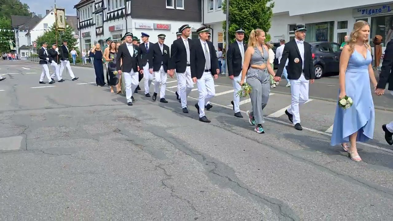 Schützenfest Altenhundem 2025, Festzug Sonntag