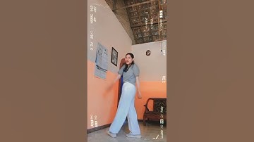 FLIP IT UP Tiara Andhini #dance #FlipItUpChallenge #flipitup #shorts #trending #trends #viral