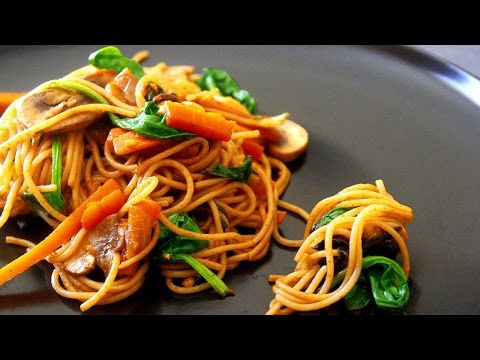 recette-de-lo-mein-végétarien-pâtes-chinoises-₪-pankaj-sharma