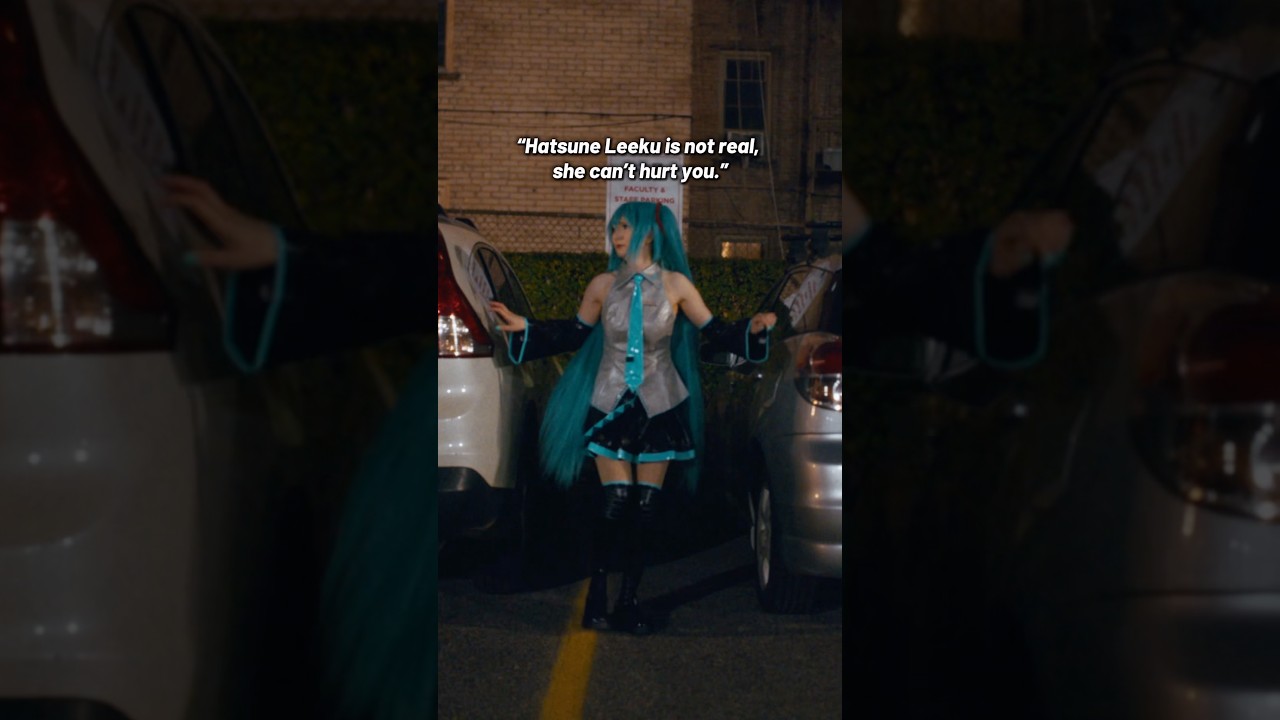 Is that Hatsune Leeku?? 🫣🫣 #hatsunemiku #hatsunemikucosplay #vocaloid #vocaloidcosplay #fortnite