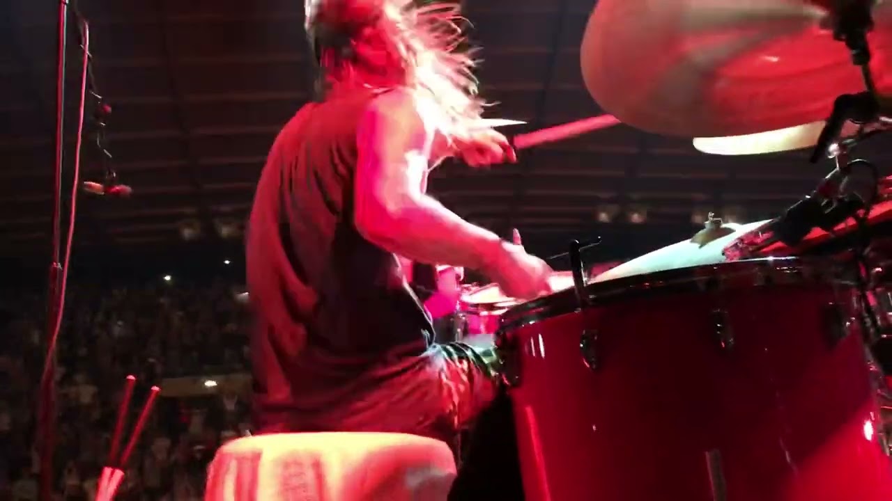 Foo fighters- My Hero. 2015 -Poland  #taylorhawkins #riptaylorhawkins 💔💔💔💔💔💔💔💔💔💔💔💔💔💔