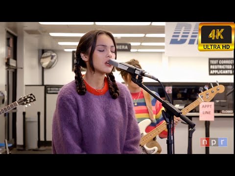 Olivia Rodrigo - Deja Vu 4K 60Fps Upscaled Using Topaz Video Enhanceai