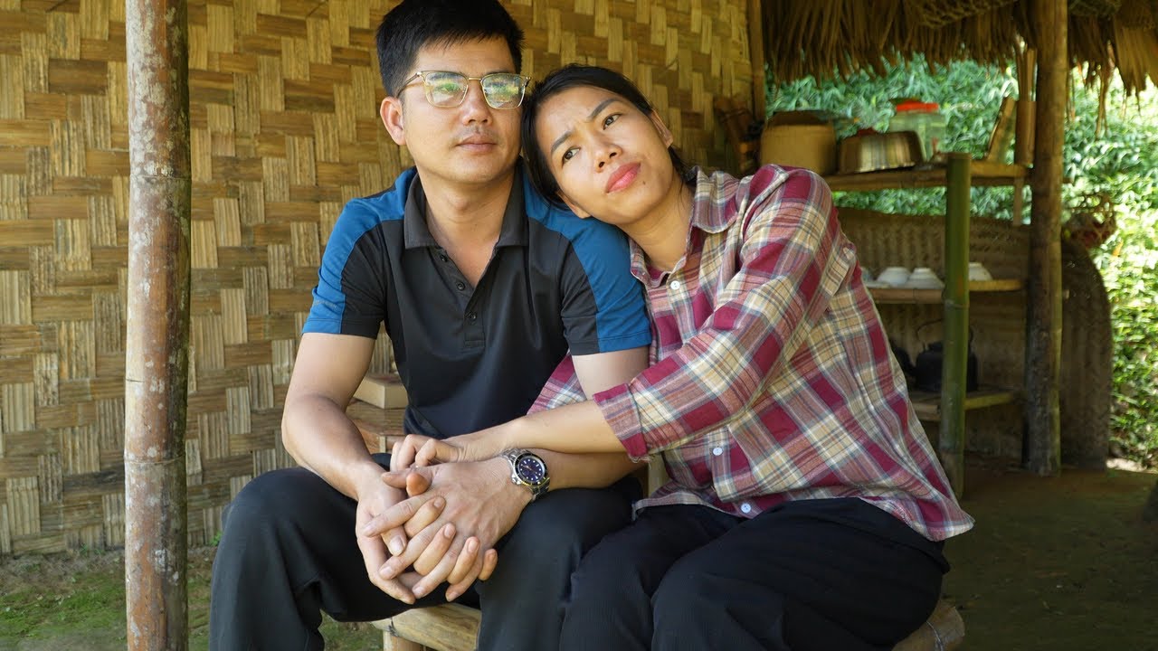 After recovering her memory, Trieu Ca was happy with CEO Tu, full of emotion.