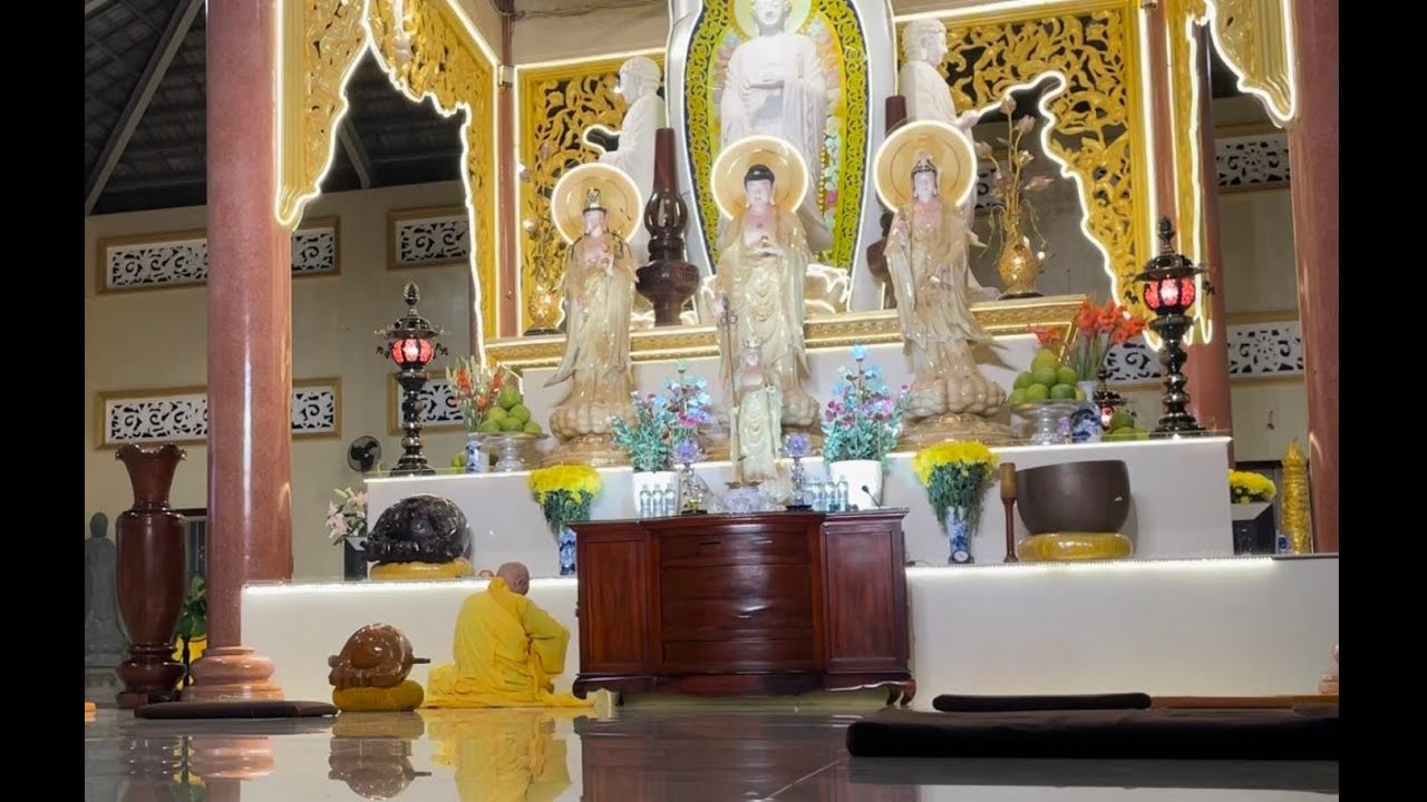 Công phu khuya thời khóa Lăng Nghiêm tại chùa Vạn Linh núi Cấm An Giang