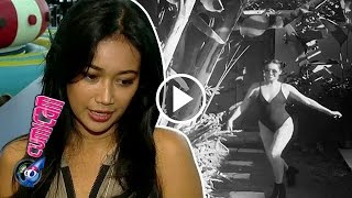 Ratu Felisha Lompat Cantik dengan Bikini - Cumicam 19 Agustus 2016