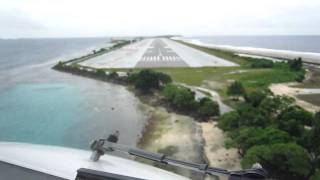 Majuro Atoll B737 landing