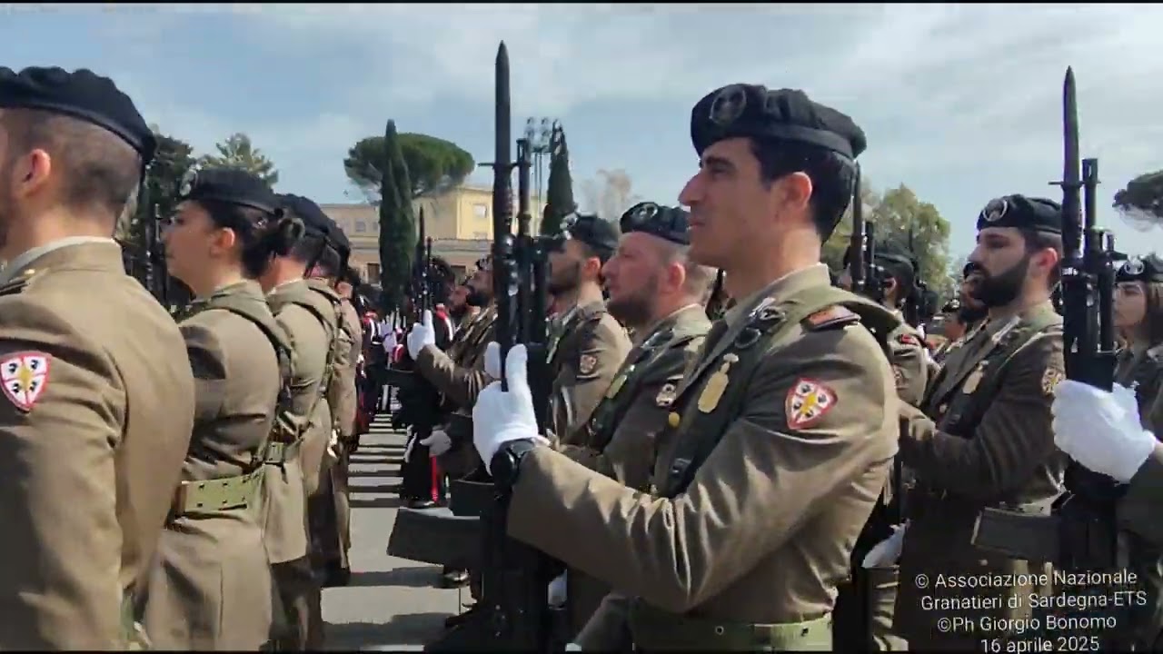 Lo schieramento dei Granatieri di Sardegna.....366° anniversario della costituzione del Corpo