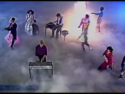 Queen - A Kind of Magic (Official Video Remastered)