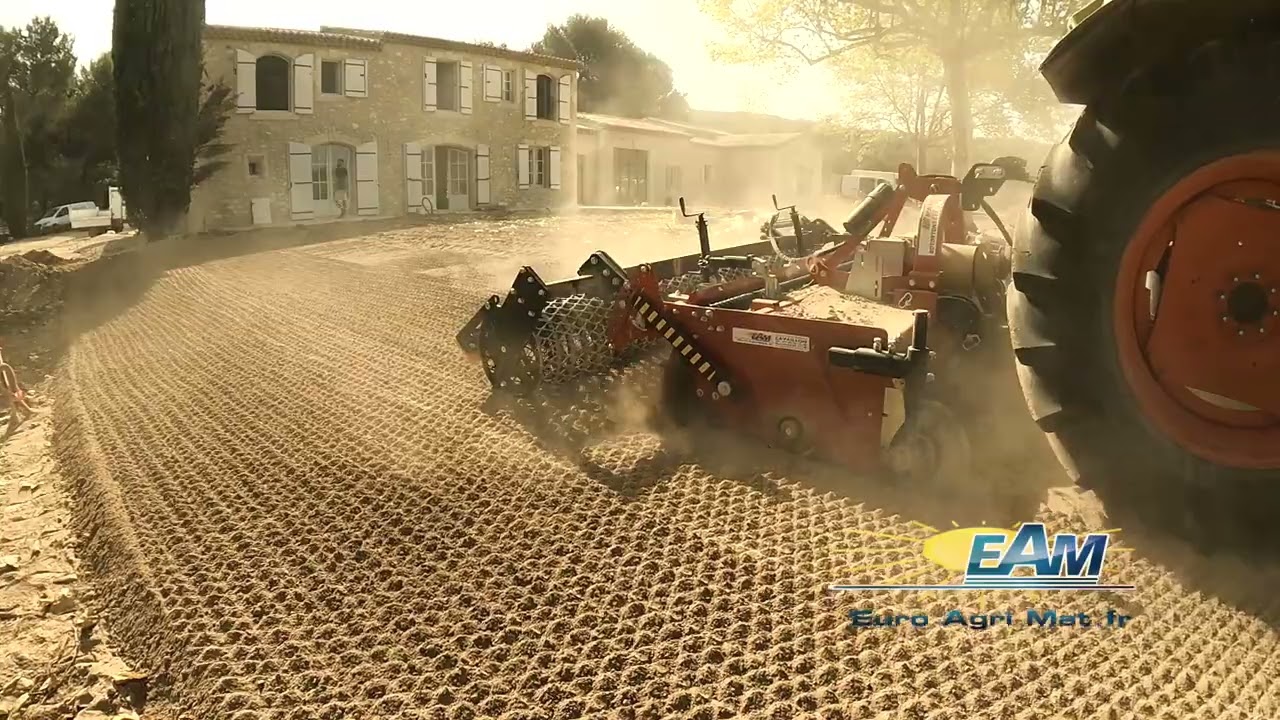 Enfouisseur de pierre MASSANO EAM RSC250PJ dans les Alpilles