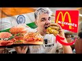 As es un mcdonalds en india  hamburguesas donde las vacas son sagradas y todo pica 