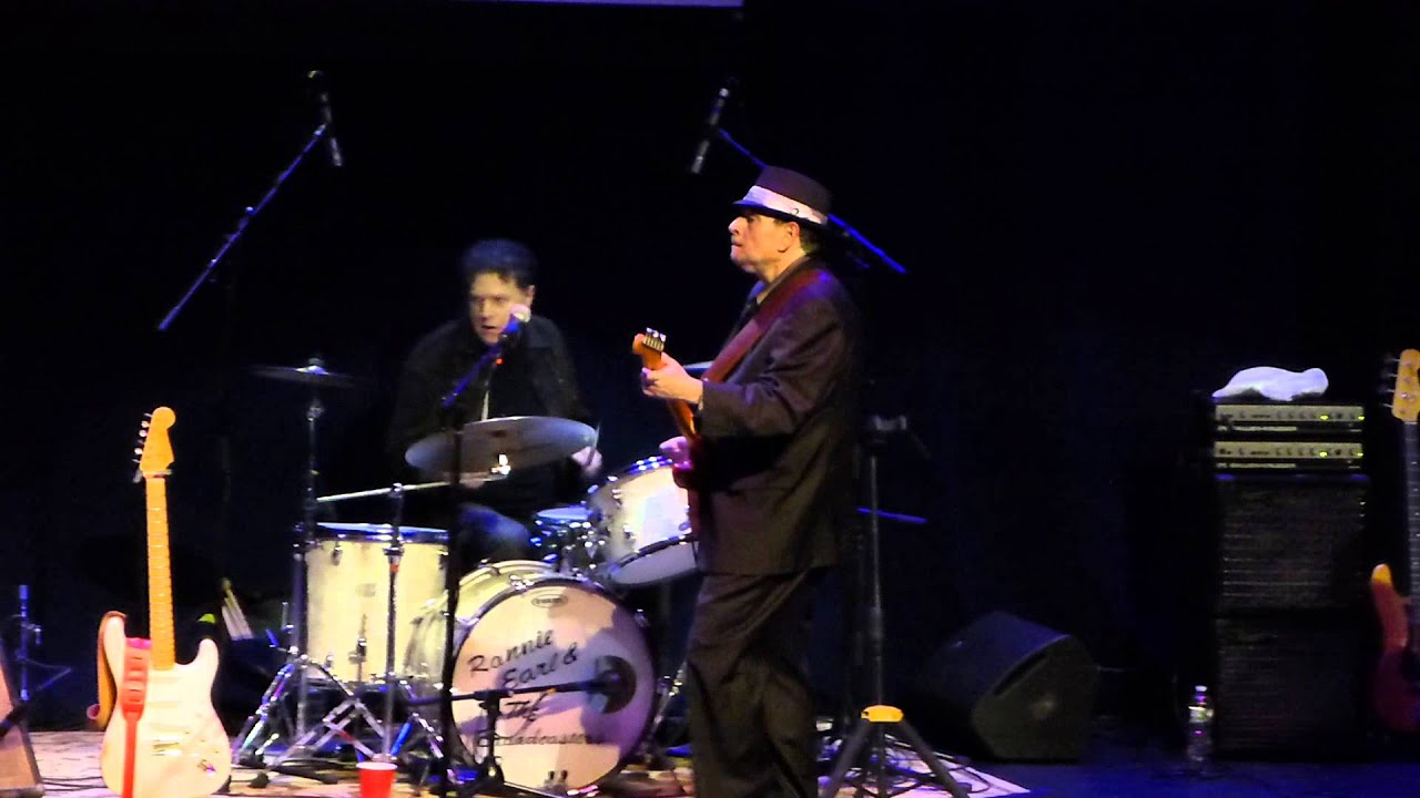 Ronnie Earl - song #14 - 10/17/14 Newton Theatre - NJ