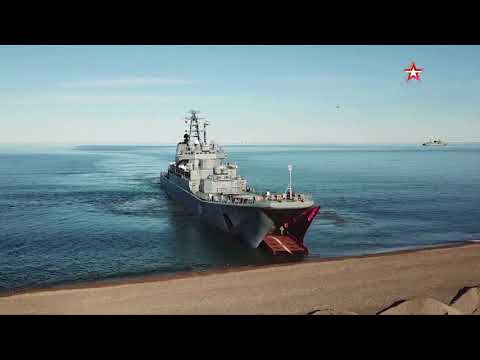 Морпехи и мотострелки СФ высадились на берег Чукотского моря в рамках учений «Восток-2018»