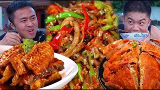 很多人都不知道這種老豆腐啊就適合炸著吃,炸成油豆腐直接蘸辣椒好吃到舔手指#我在鄉村做美食#炸豆腐#青椒油豆腐