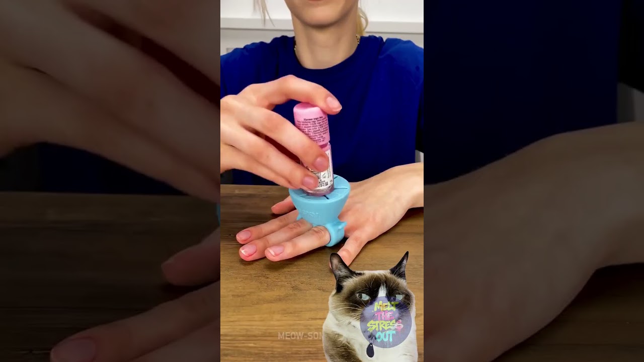 BEST NAIL GADGET EVER 💅 Easy-to-use gadget to avoid a messy situation when doing your nails 