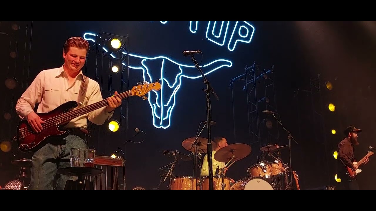 Zach Top introducting his crew