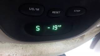Sub Zero Chicago - 2000 Chrysler Grand Voyager Start-Up