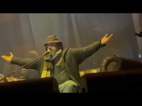 Saez «  Putains vous m’aurez plus » Lyon Halle Tony Garnier le 27/03/25 😍💕🌸