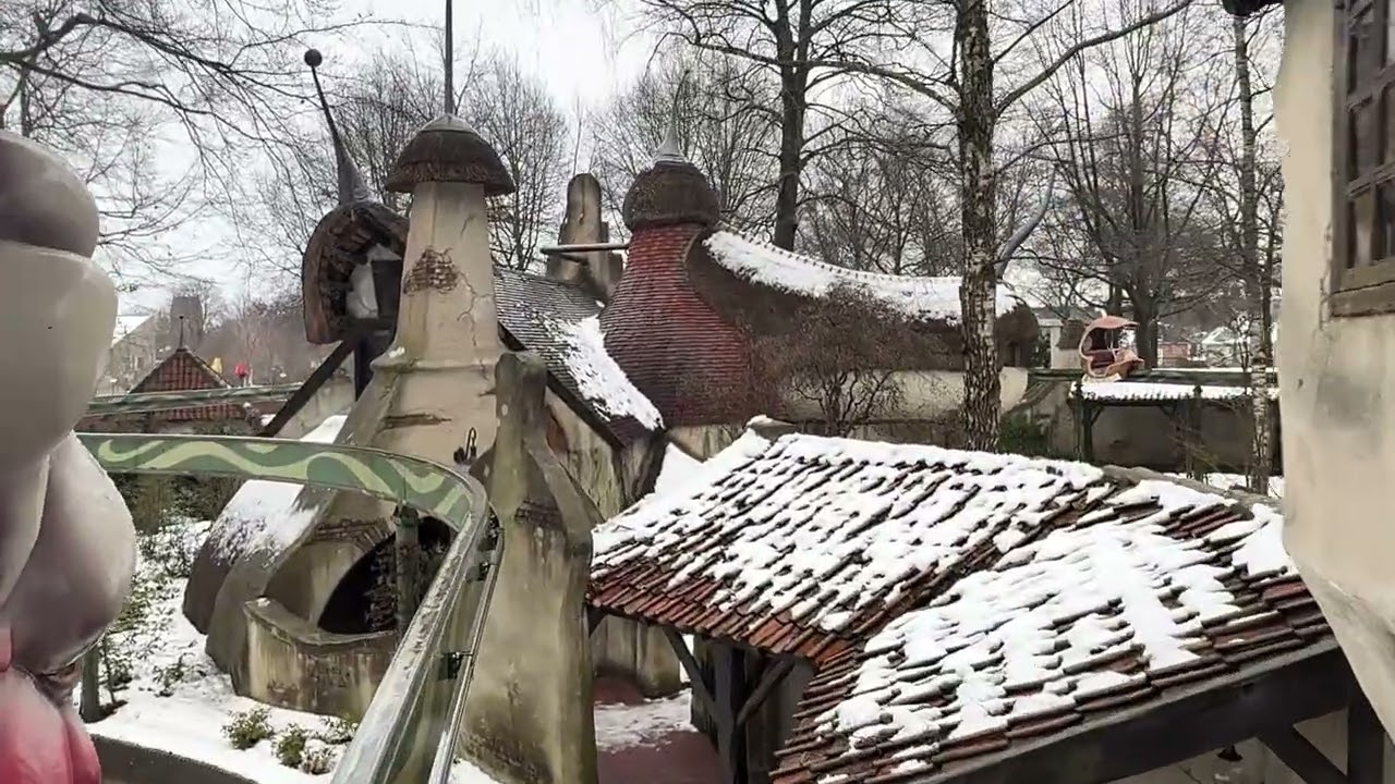Discover Laafland on the Efteling Monorail in the Snow!