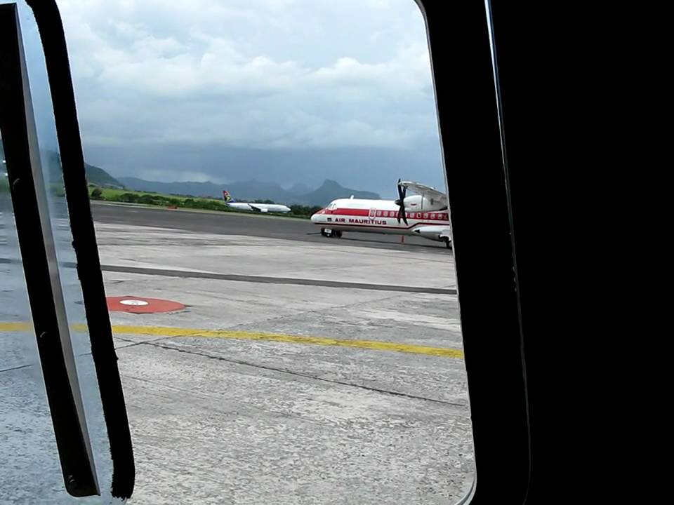 Air Mauritius passenger plane landing in Mauritius. YouTube