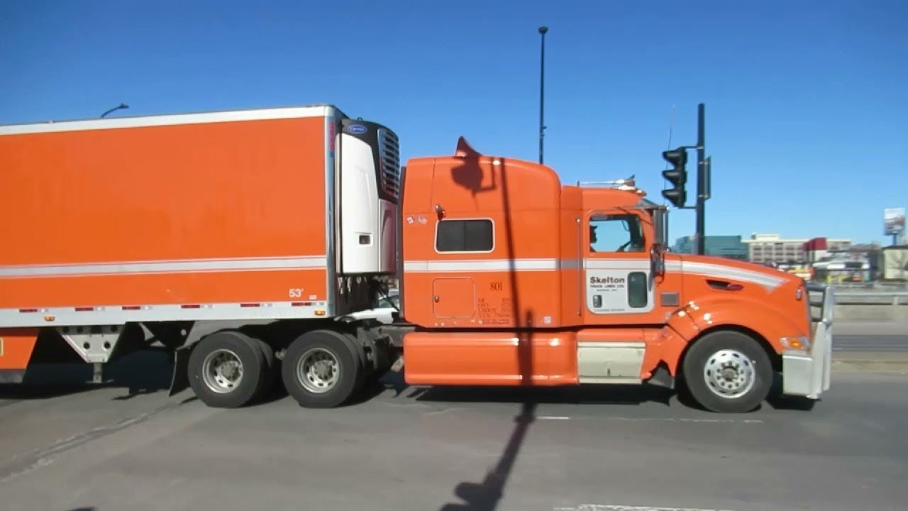 CANADIAN TRUCKING IN MONTREAL QUEBEC / MARCH 2019 YouTube