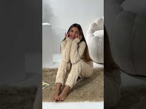 Жіночий дуже теплий домашній махровий костюм-піжама: кофта і штани, норма та більші розміри, видео 1