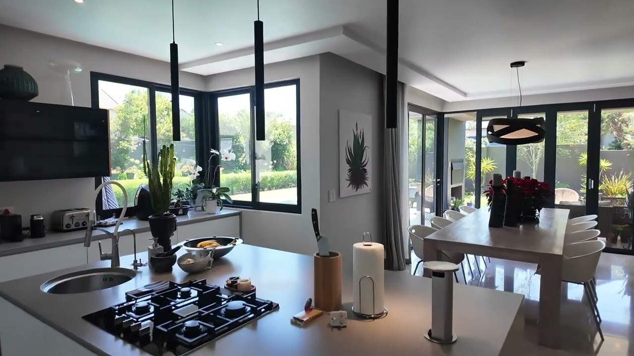 5 Bedroom house for sale in Midstream Estate