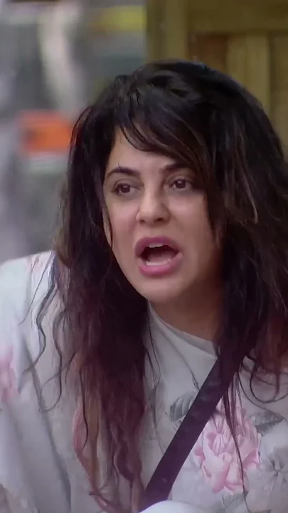 Sara और Karan में क्यों हो रही है लड़ाई ? | Bigg Boss 18