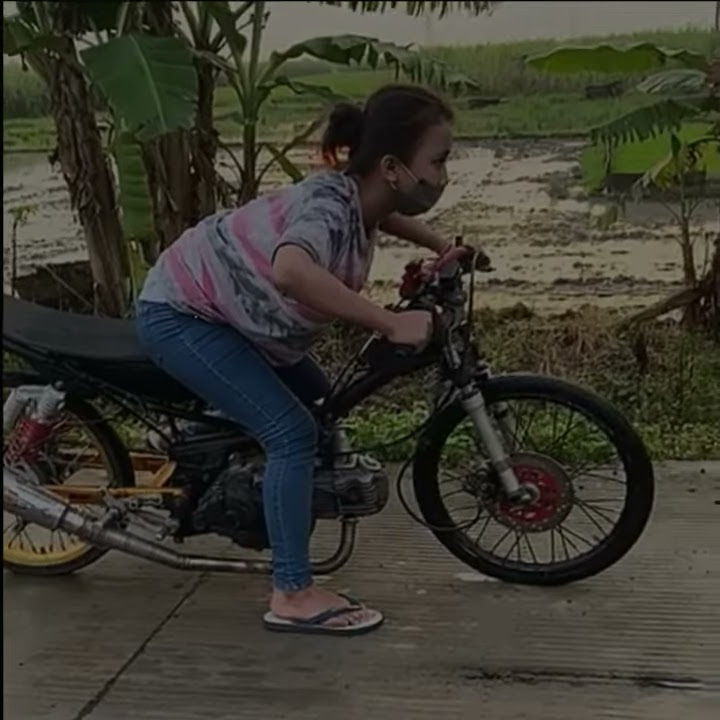 story wa cewek seting motor