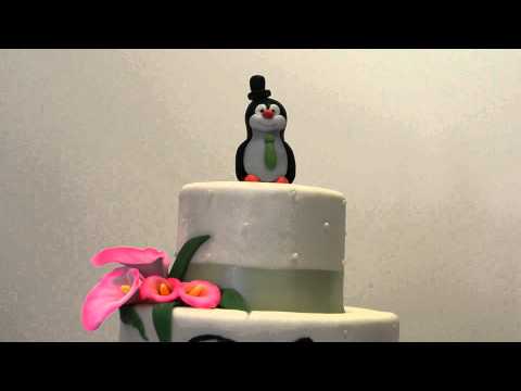 smooth-sage-penguin-birthday-cake