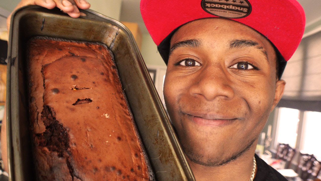 MONSTAH COOKS BROWNIES!