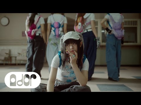 NewJeans (뉴진스) ‘OMG’ Official MV (Performance ver.1)