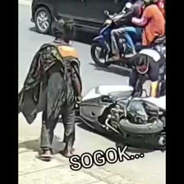orang gila di sleding motor