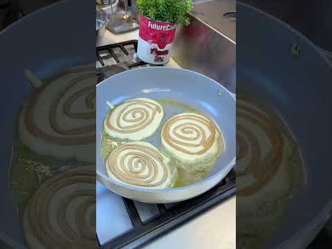 Cinnamon roll pancakes