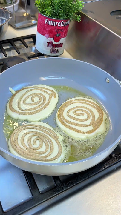 Cinnamon roll pancakes from @homemeide