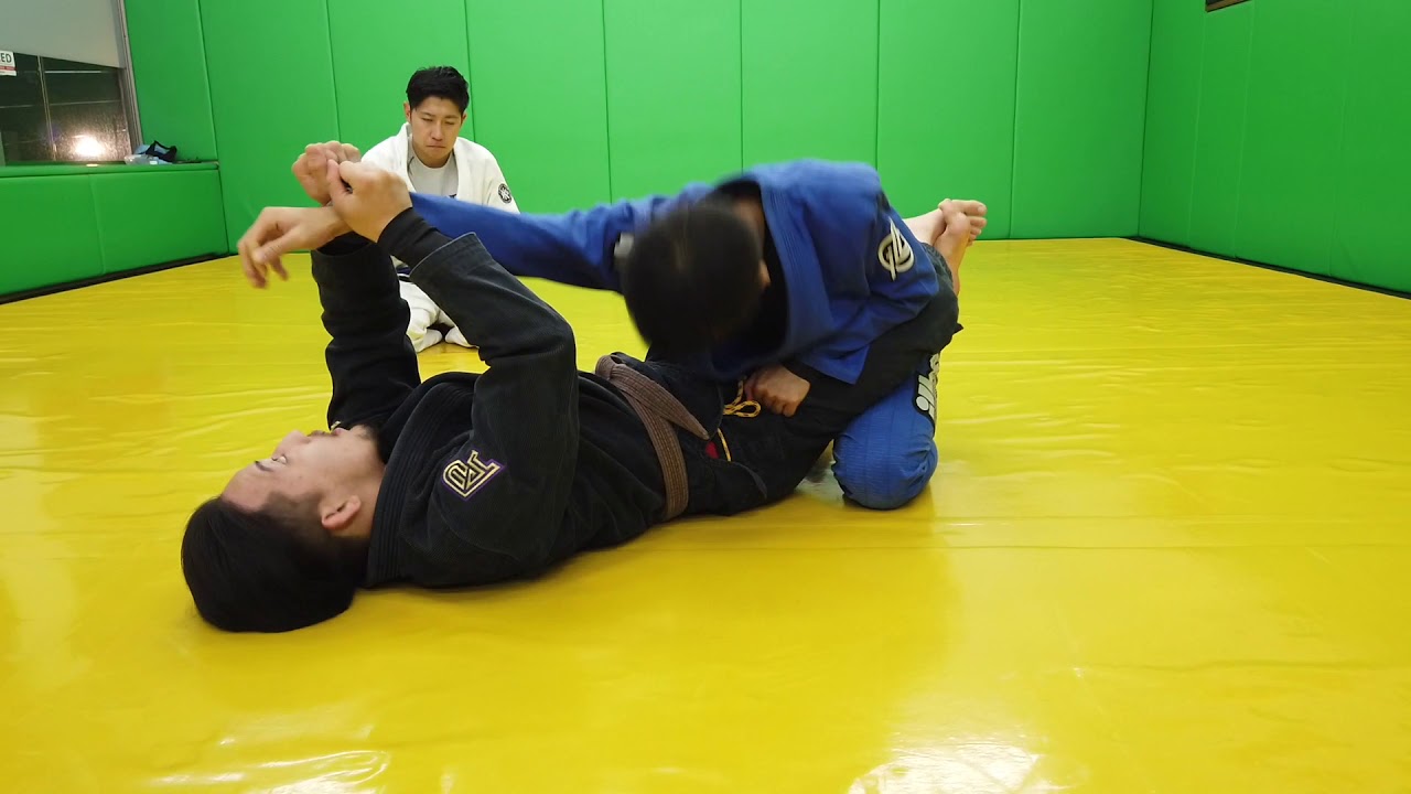 クローズガードからのバックテイク① Back Take from Closed Guard①