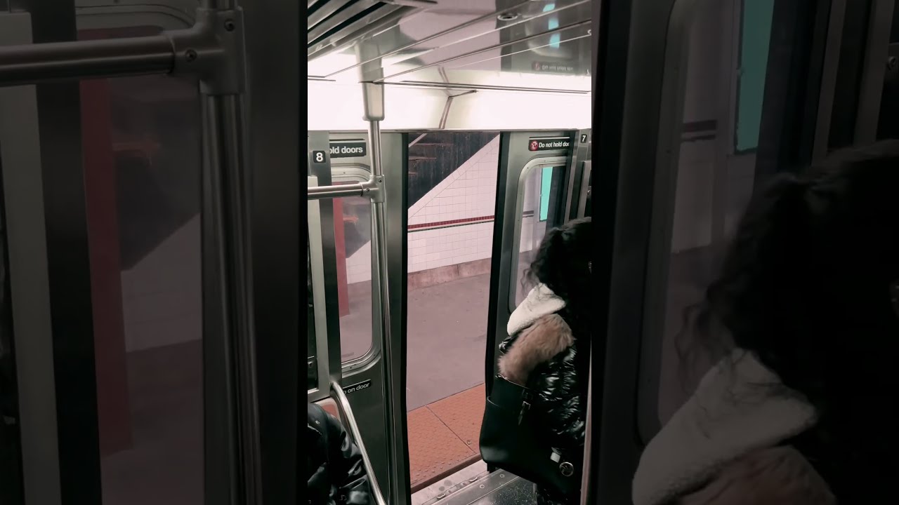 R68 S Train 2917 Door Chime