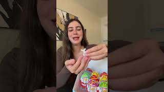 comprei uma caixa de kinder joy pra procurar o coelho dourado😘🥰 #short #shorts #mahany