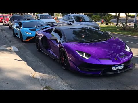 lamborghini aventador svj roxa acelerando nas ruas de são paulo