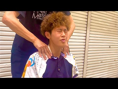 ASMR マッサージ初めての男性に肩もみとハールワッサーで唸らせる