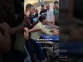 طفلة تودع والدها عقب استشهاده برصاص قوات الاحتلال ومستوطنين في بلدة تل غرب نابلس شمالي الضفة الغربية