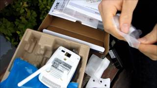 D-Link DCS-1130 Wireless N IP Camera Unboxing & First Look Linus Tech Tips