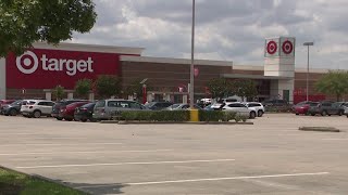 Good Samaritan calls 911 after seeing 2 small children locked in hot car