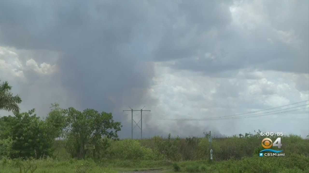 Dry Conditions Continue To Fuel Massive Krome Avenue Grass Fire - YouTube