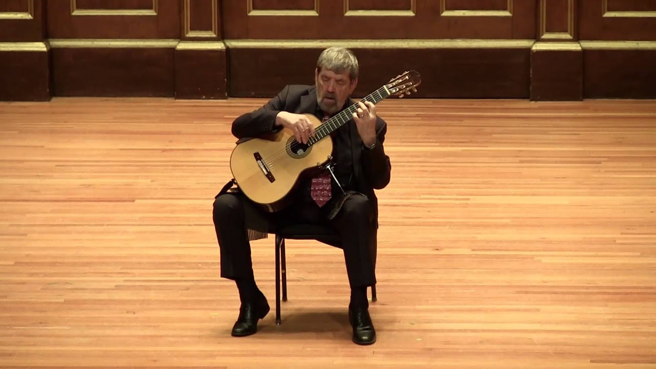 Oscar Ghiglia plays Poulenc Sarabande & Milhaud Segoviana