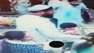Lady Pickpockets Cought by CCTV in Pakistan
