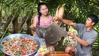 Amazing Couple Cooking Cow Stomach Salad with Banana Flower Recipe